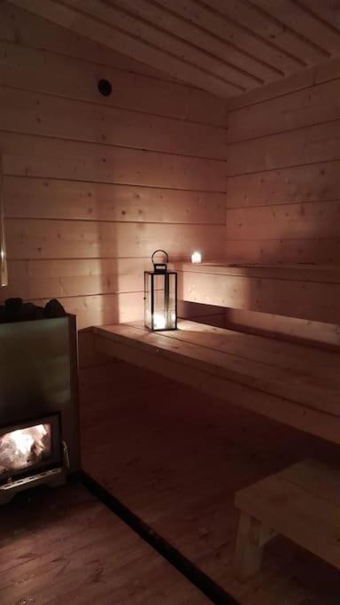 Uusi Hirsimoekki 7 Henkiloelle Villa Inari Luaran gambar