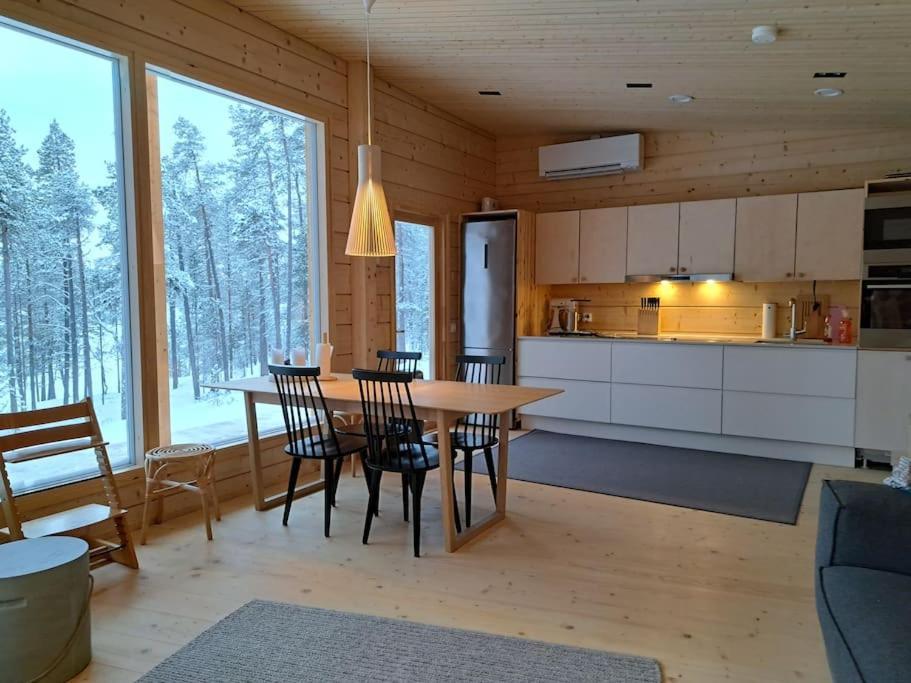 Uusi Hirsimoekki 7 Henkiloelle Villa Inari Luaran gambar