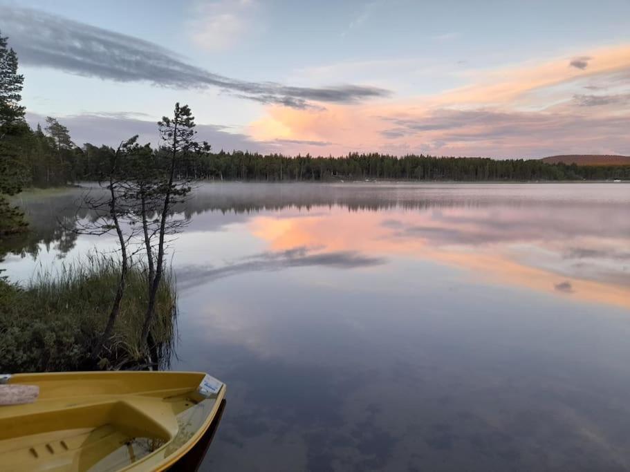 Uusi Hirsimoekki 7 Henkiloelle Villa Inari Luaran gambar